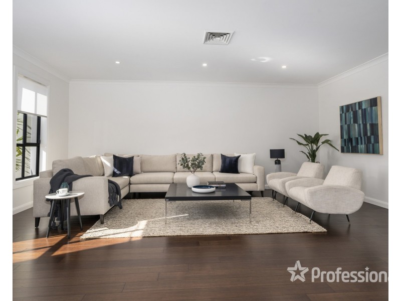 6 Cleary Place, Casula NSW 2170