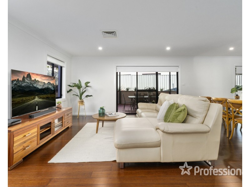 6 Cleary Place, Casula NSW 2170