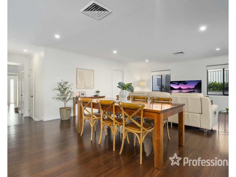 6 Cleary Place, Casula NSW 2170