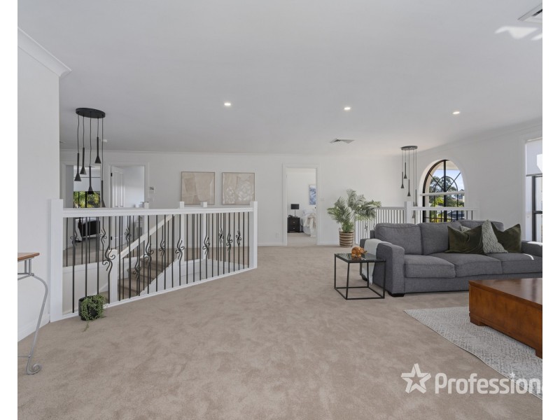 6 Cleary Place, Casula NSW 2170