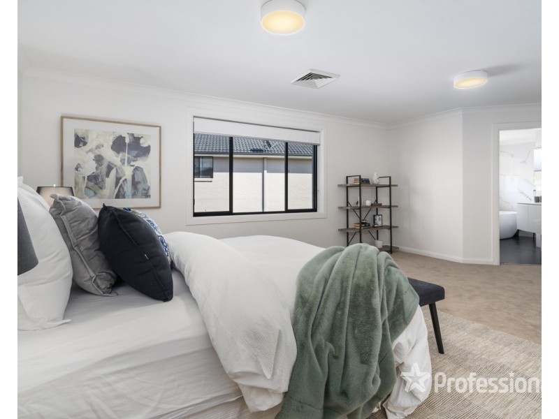 6 Cleary Place, Casula NSW 2170