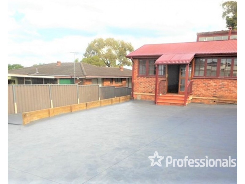 23 Birkdale Crescent, Liverpool NSW 2170