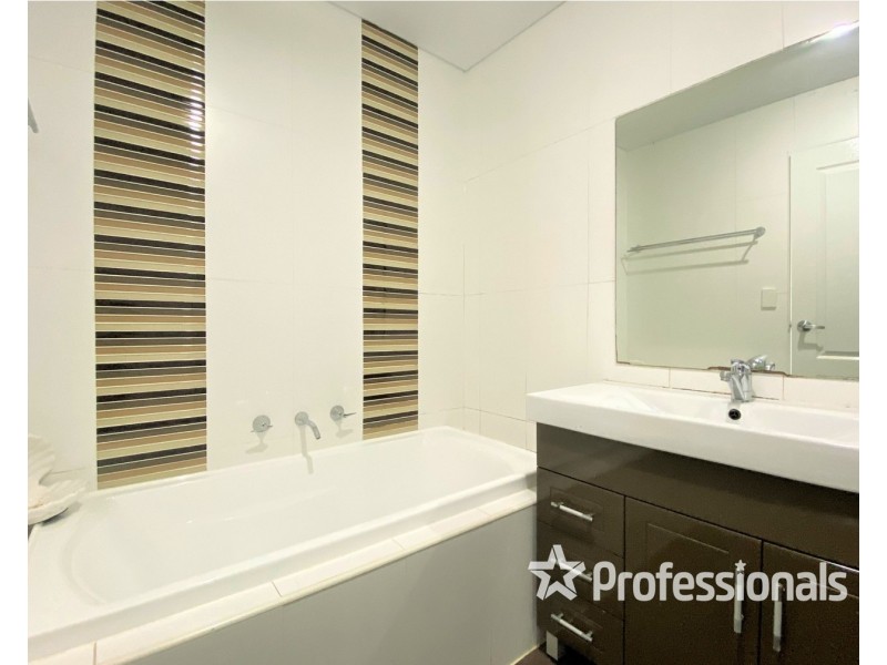 9/18 Holland Crescent, Casula NSW 2170