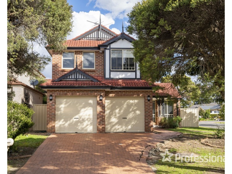 8 Magnolia Close, Casula NSW 2170