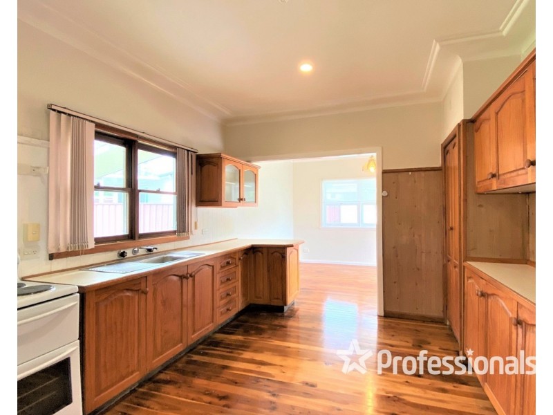 42 Holland Crescent, Casula NSW 2170
