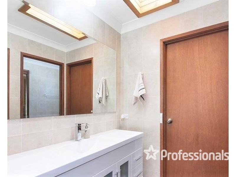 42 Canberra Avenue, Casula NSW 2170