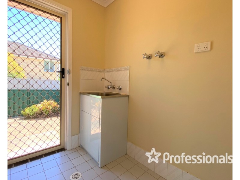 8/62 Myall Road, Casula NSW 2170