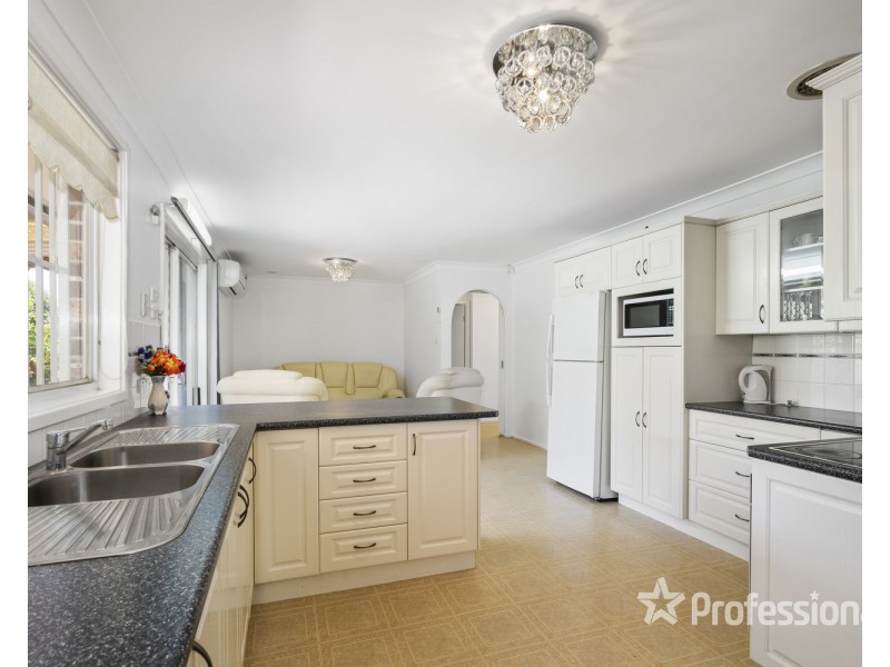 2 Bligh Avenue, Lurnea NSW 2170