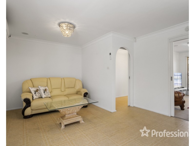 2 Bligh Avenue, Lurnea NSW 2170