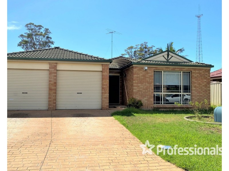 4 Erin Place, Casula NSW 2170