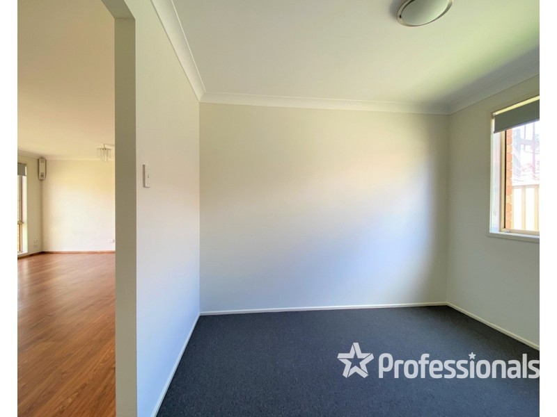 4 Erin Place, Casula NSW 2170