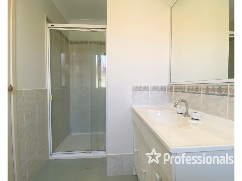 4 Erin Place, Casula NSW 2170