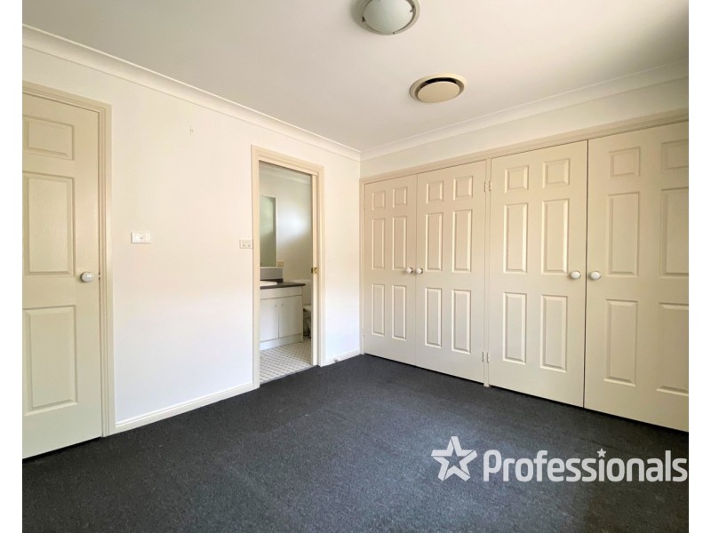 2/6 Aintree Close, Casula NSW 2170