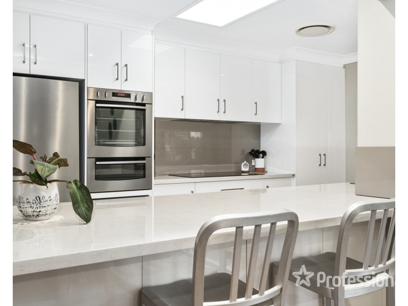 6 Strawberry Road, Casula NSW 2170