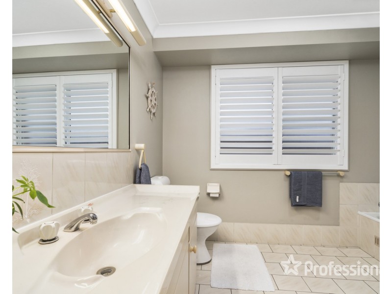 6 Strawberry Road, Casula NSW 2170