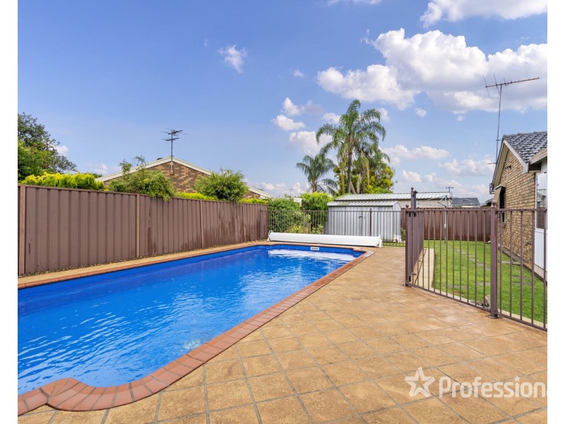 6 Strawberry Road, Casula NSW 2170