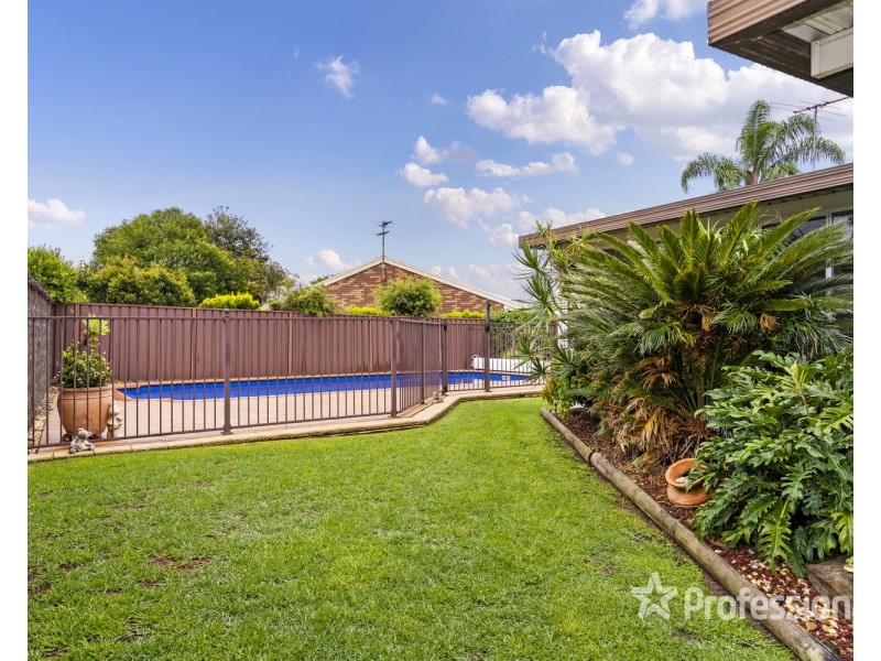 6 Strawberry Road, Casula NSW 2170