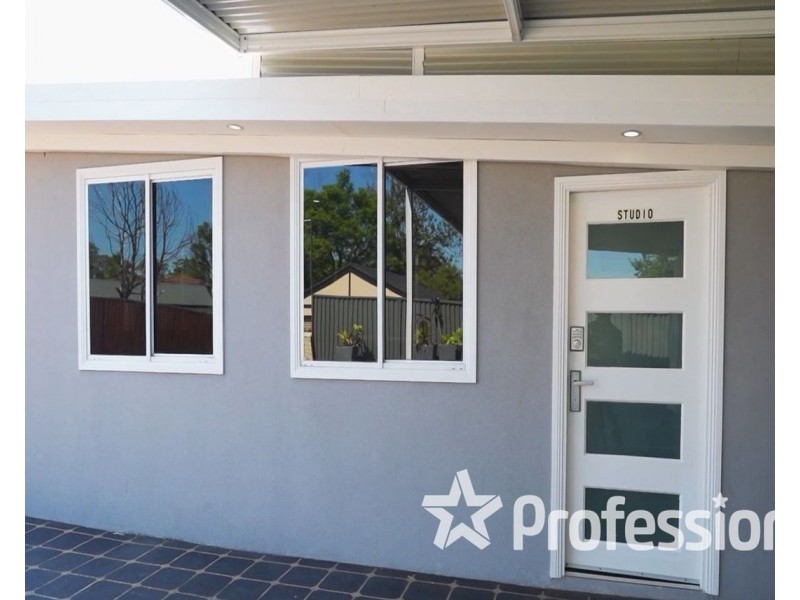 28B Canberra Avenue, Casula NSW 2170