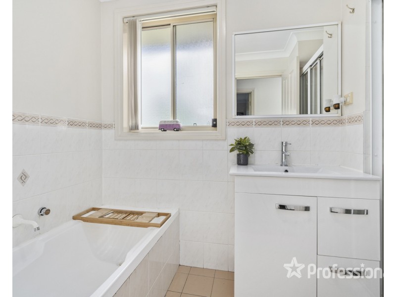 1 Yarra Place, Prestons NSW 2170