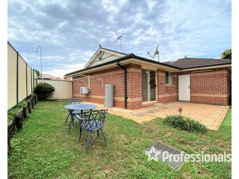 1/182-184 Leacocks Lane, Casula NSW 2170