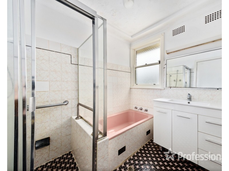 40 Reserve Road, Casula NSW 2170