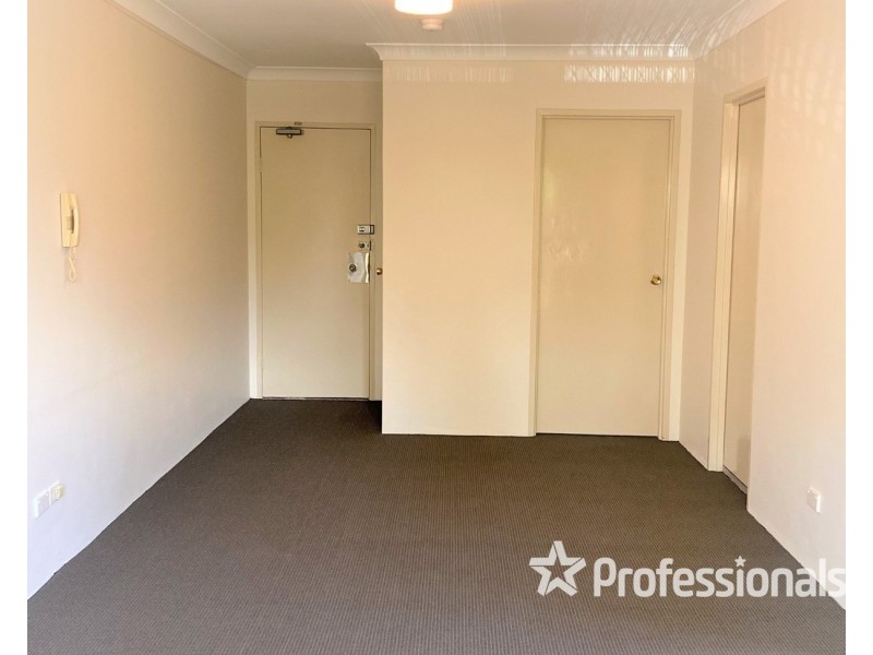 64/142 Moore Street, Liverpool NSW 2170