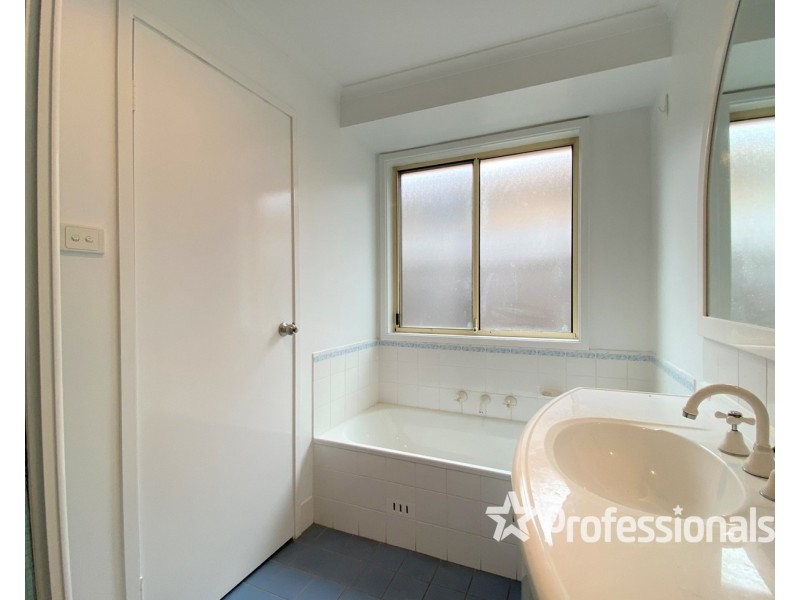 12 Slessor Road, Casula NSW 2170