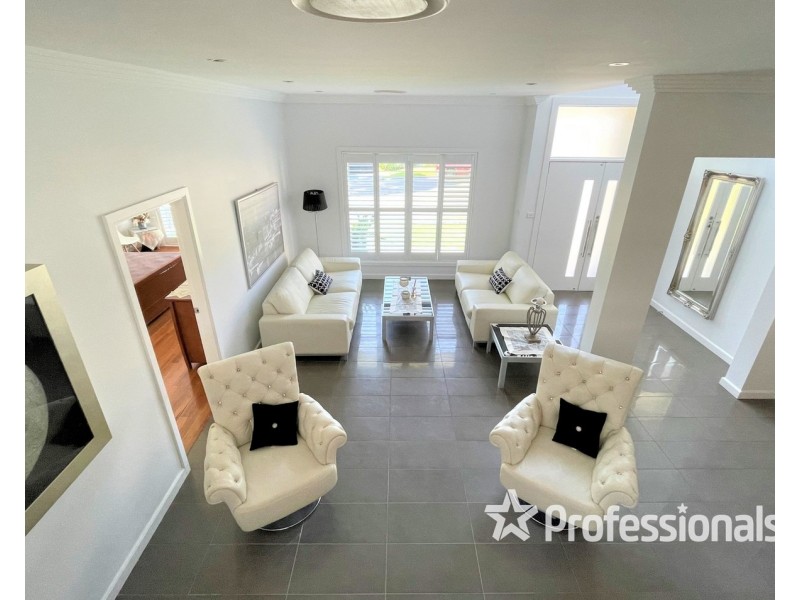 16 Kendall Drive, Casula NSW 2170