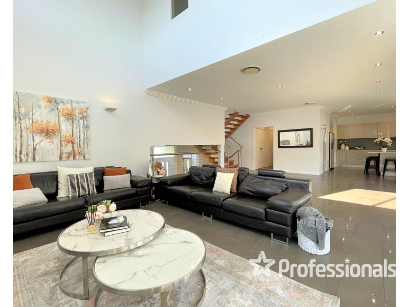 16 Kendall Drive, Casula NSW 2170