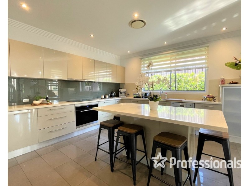 16 Kendall Drive, Casula NSW 2170