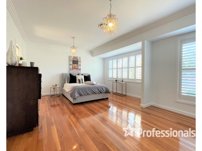 16 Kendall Drive, Casula NSW 2170