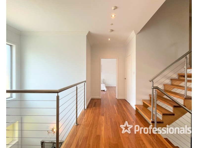 16 Kendall Drive, Casula NSW 2170