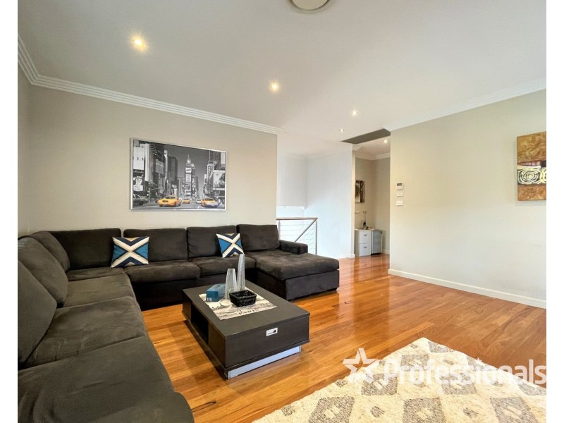16 Kendall Drive, Casula NSW 2170