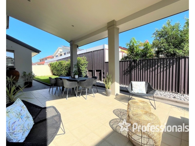 16 Kendall Drive, Casula NSW 2170