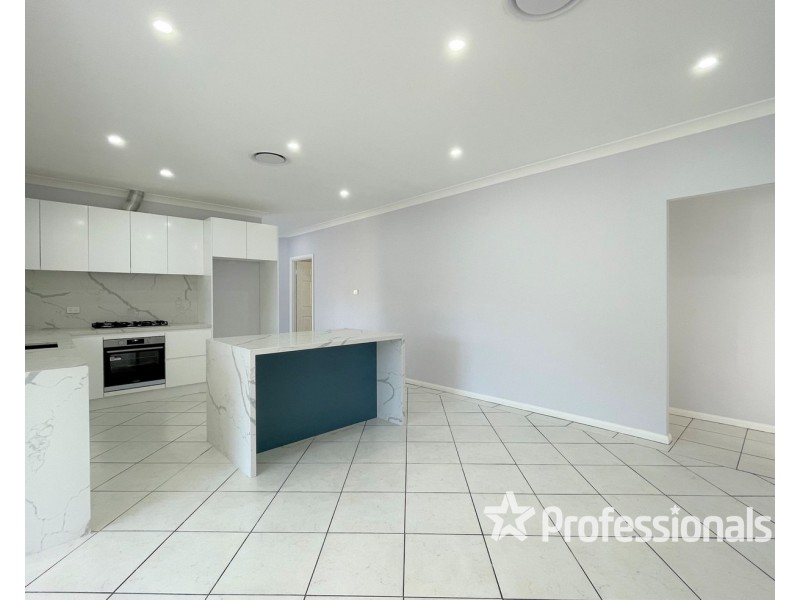 14 Kitson Way, Casula NSW 2170
