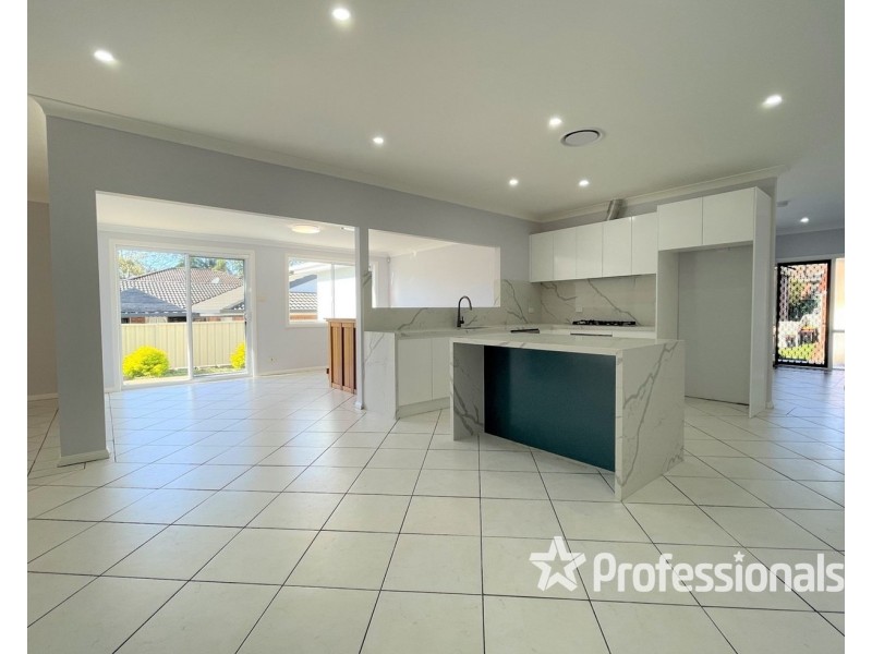14 Kitson Way, Casula NSW 2170