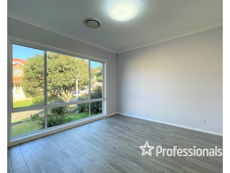14 Kitson Way, Casula NSW 2170