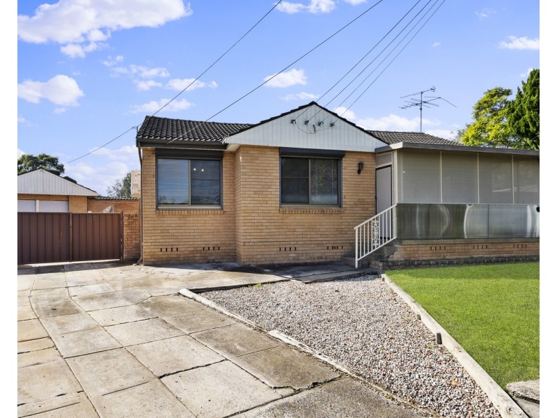 11 Edward Street, Lurnea NSW 2170