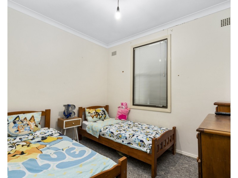 11 Edward Street, Lurnea NSW 2170