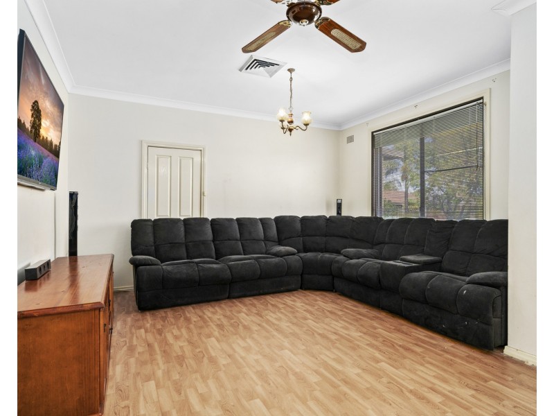 11 Edward Street, Lurnea NSW 2170