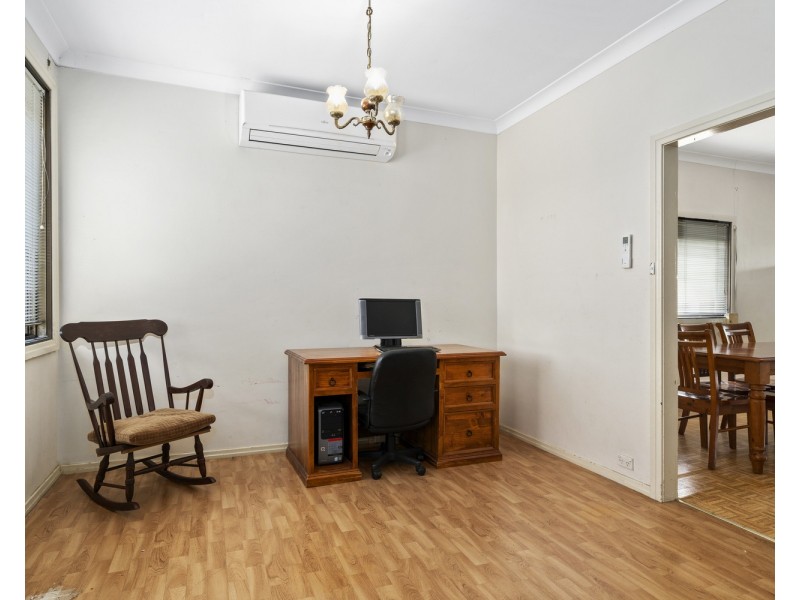 11 Edward Street, Lurnea NSW 2170