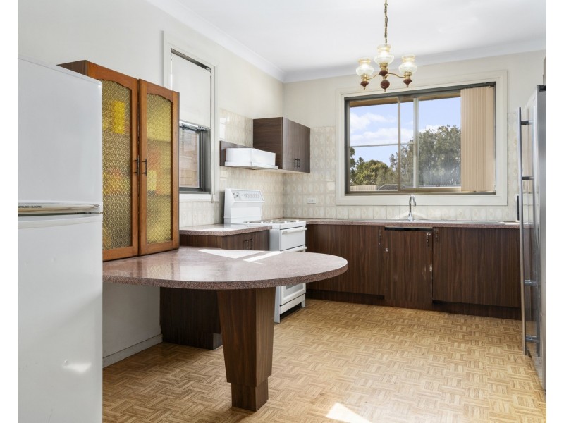 11 Edward Street, Lurnea NSW 2170