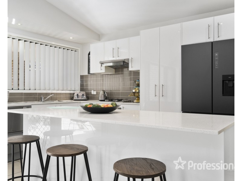 25 Robey Avenue, Middleton Grange NSW 2171