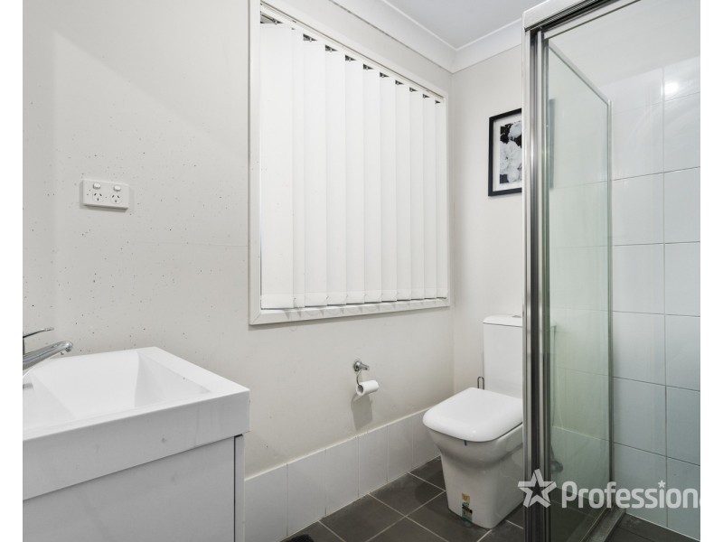 25 Robey Avenue, Middleton Grange NSW 2171