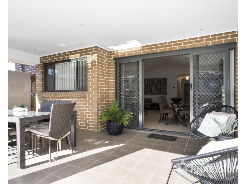 25 Robey Avenue, Middleton Grange NSW 2171