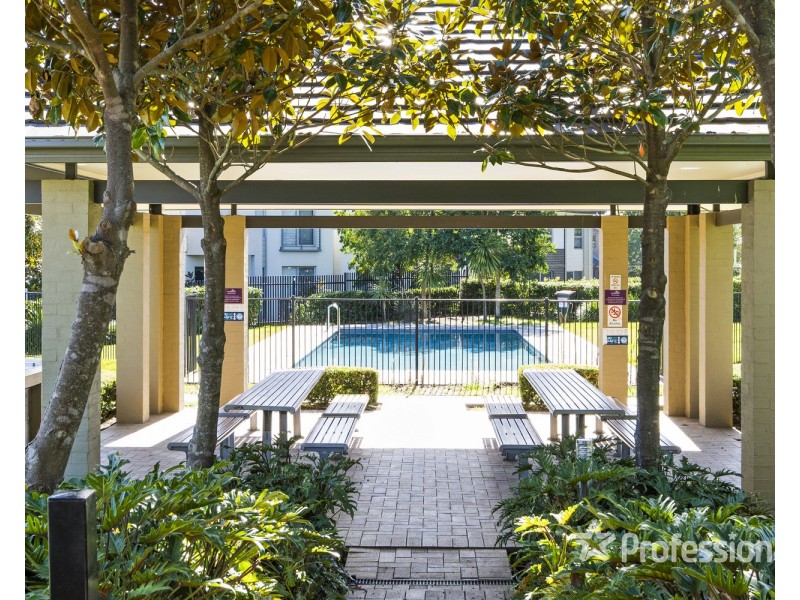 25 Robey Avenue, Middleton Grange NSW 2171