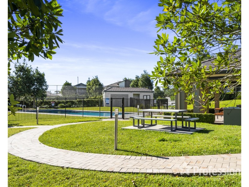 25 Robey Avenue, Middleton Grange NSW 2171