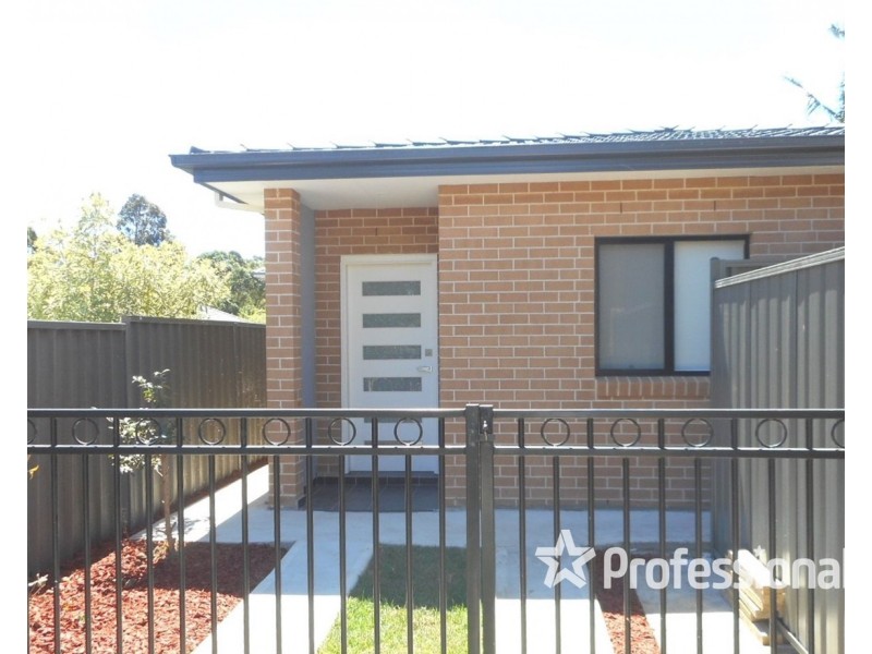 Granny Flat/8 Grose Avenue, Lurnea NSW 2170
