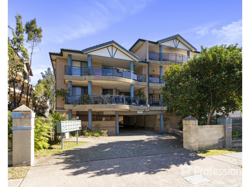 1/12-16 Blaxcell Street, Granville NSW 2142