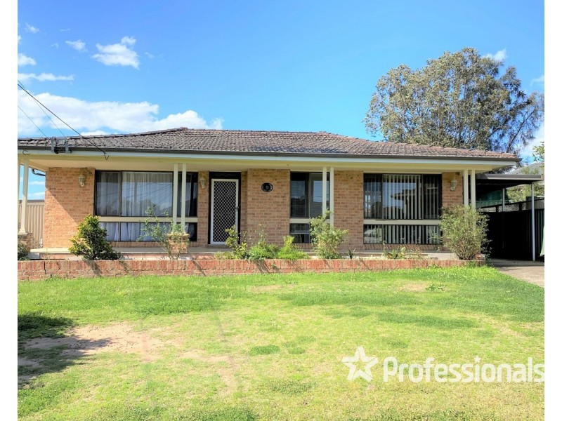 9 Simpson Avenue, Casula NSW 2170